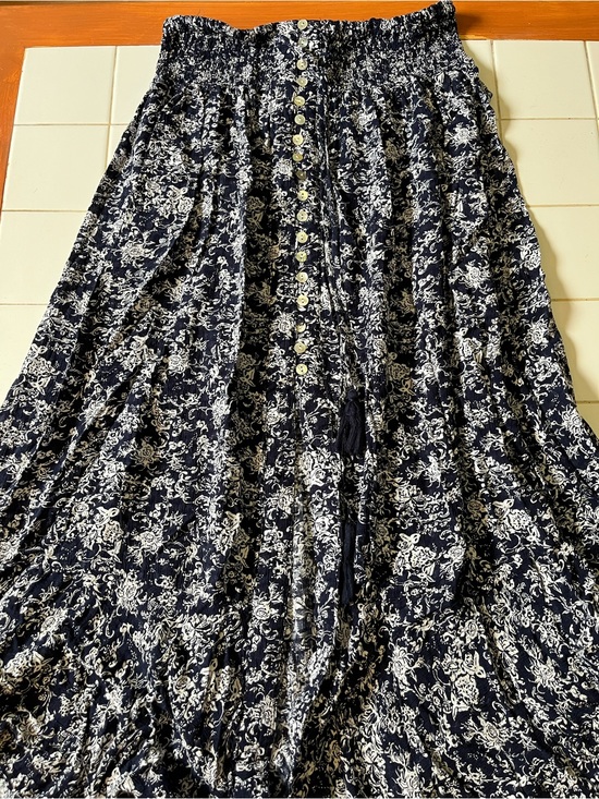 Rachel Zoe Dresses & Skirts - Rachel Zoe Navy and White Floral Button-Front Maxi Skirt